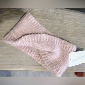 NWT Headband Ear warmer in dusty pink.